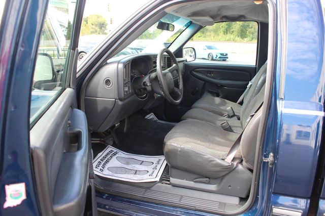 2000 Chevrolet Silverado 1500 Regular Cab Short Bed | Granite City, Illinois | MasterCars Company Inc. 2000 Chevrolet Silverado 1500 Regular Cab Short Bed | Granite City, Illinois | MasterCars Company Inc.