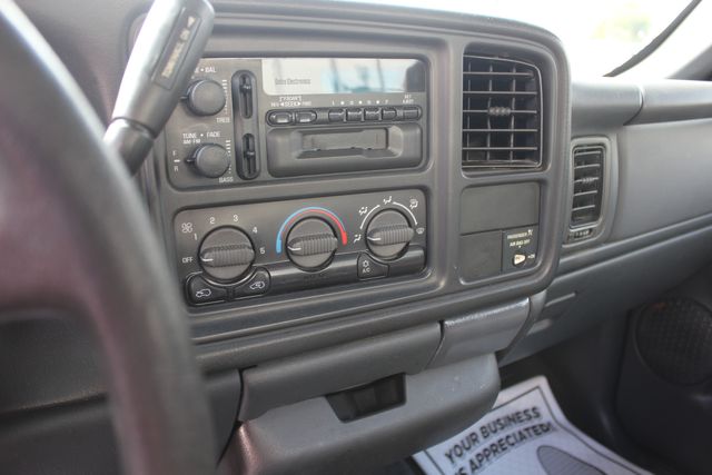 2000 Chevrolet Silverado 1500 Regular Cab Short Bed | Granite City, Illinois | MasterCars Company Inc. 2000 Chevrolet Silverado 1500 Regular Cab Short Bed | Granite City, Illinois | MasterCars Company Inc.