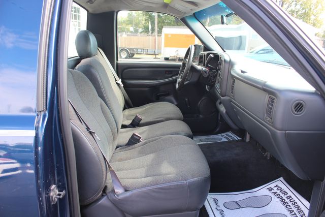 2000 Chevrolet Silverado 1500 Regular Cab Short Bed | Granite City, Illinois | MasterCars Company Inc. 2000 Chevrolet Silverado 1500 Regular Cab Short Bed | Granite City, Illinois | MasterCars Company Inc.