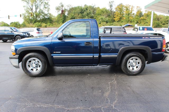 2000 Chevrolet Silverado 1500 Regular Cab Short Bed | Granite City, Illinois | MasterCars Company Inc. 2000 Chevrolet Silverado 1500 Regular Cab Short Bed | Granite City, Illinois | MasterCars Company Inc.