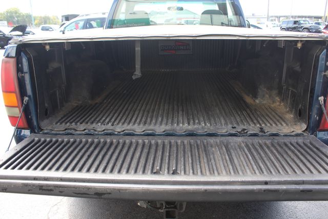 2000 Chevrolet Silverado 1500 Regular Cab Short Bed | Granite City, Illinois | MasterCars Company Inc. 2000 Chevrolet Silverado 1500 Regular Cab Short Bed | Granite City, Illinois | MasterCars Company Inc.