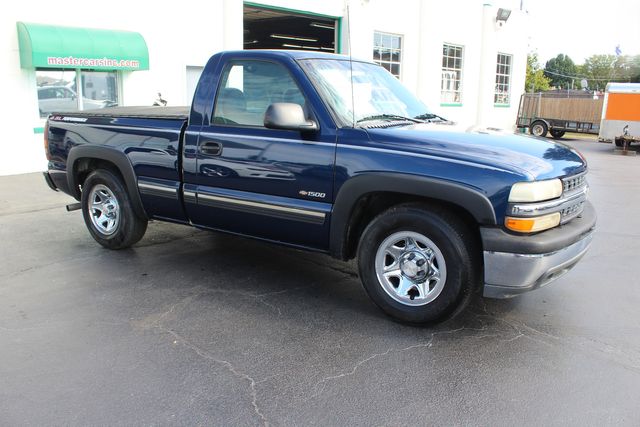 2000 Chevrolet Silverado 1500 Regular Cab Short Bed | Granite City, Illinois | MasterCars Company Inc. 2000 Chevrolet Silverado 1500 Regular Cab Short Bed | Granite City, Illinois | MasterCars Company Inc.