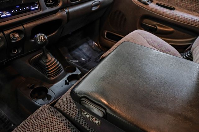 2000 Dodge Ram 3500 SLT 5.9L Cummins 6-SPD MANUAL 2 Owner Texas Truck | Dallas, TX | East Dallas Diesel