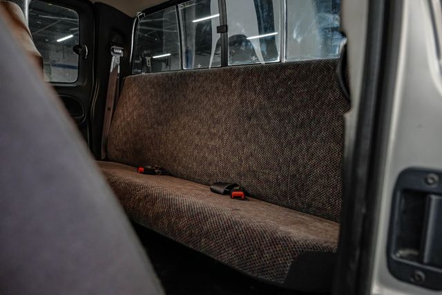 2000 Dodge Ram 3500 SLT 5.9L Cummins 6-SPD MANUAL 2 Owner Texas Truck | Dallas, TX | East Dallas Diesel