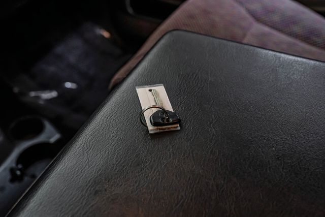 2000 Dodge Ram 3500 SLT 5.9L Cummins 6-SPD MANUAL 2 Owner Texas Truck | Dallas, TX | East Dallas Diesel