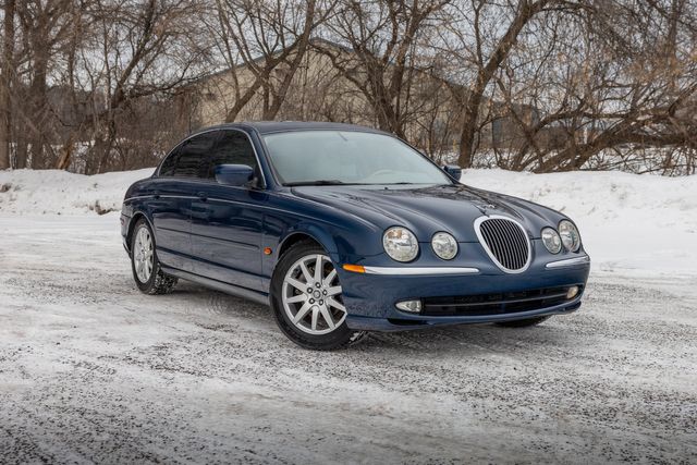 2000 Jaguar S-Type 4.0 w/ 281 HP, Cruise Control, Power Sunroof
