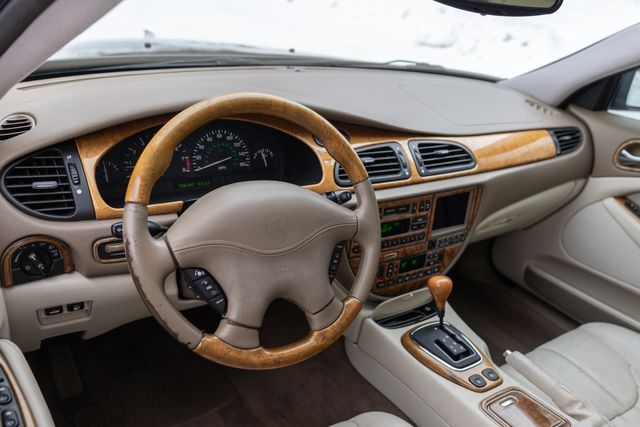 2000 Jaguar S-Type 4.0 w/ 281 HP, Cruise Control, Power Sunroof