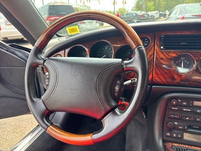 2000 Jaguar XKR Base