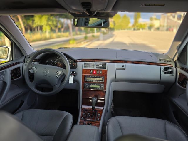 2000 Mercedes-Benz E-Class E 320