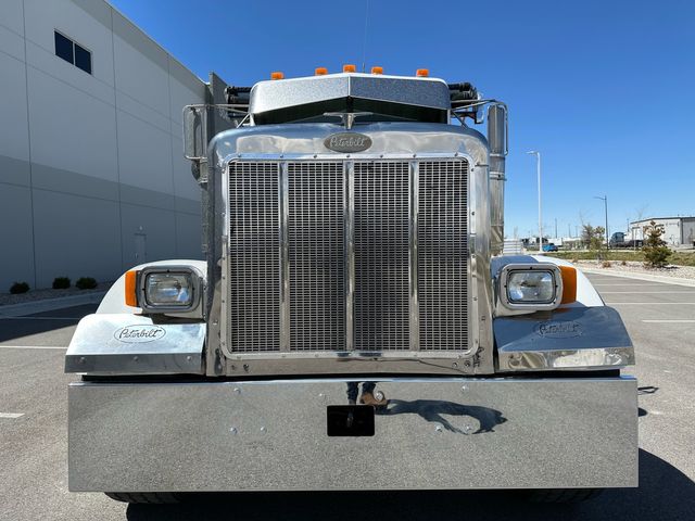 2000 Peterbilt 357 Factory Roll Off 