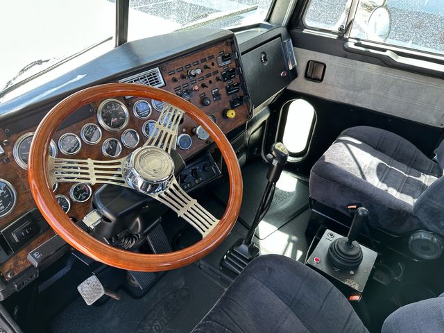 2000 Peterbilt 357 Factory Roll Off 