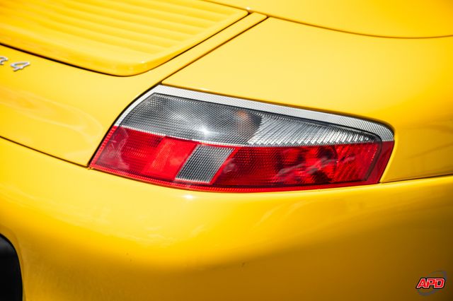 2000 Porsche 911 Carrera 4 2000 Porsche 911 Carrera 4