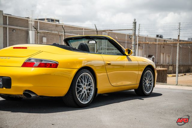 2000 Porsche 911 Carrera 4 2000 Porsche 911 Carrera 4