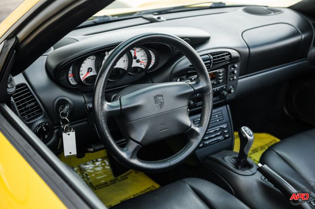 2000 Porsche 911 Carrera 4 2000 Porsche 911 Carrera 4