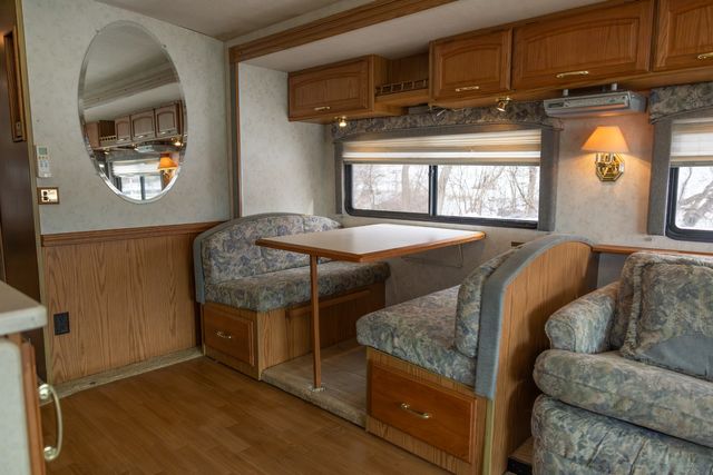 2000 Winnebago Itasca 35U 