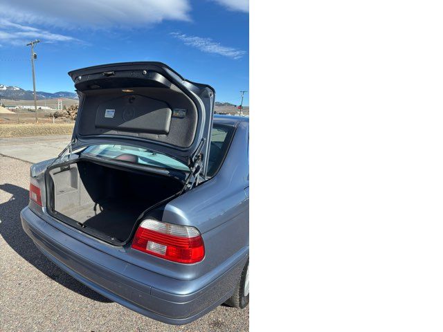 2001 BMW 5 Series 525i