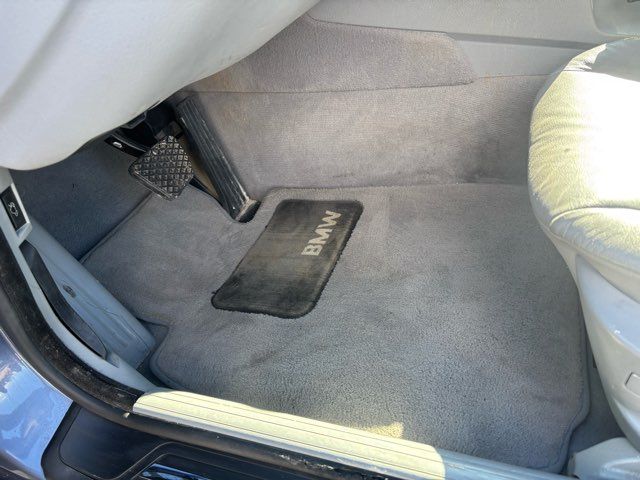 2001 BMW 5 Series 525i