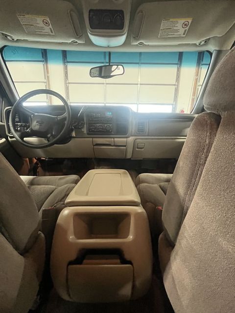 2001 Chevrolet Suburban 1500 | Annapolis, MD | Annapolis Public Auto Auction