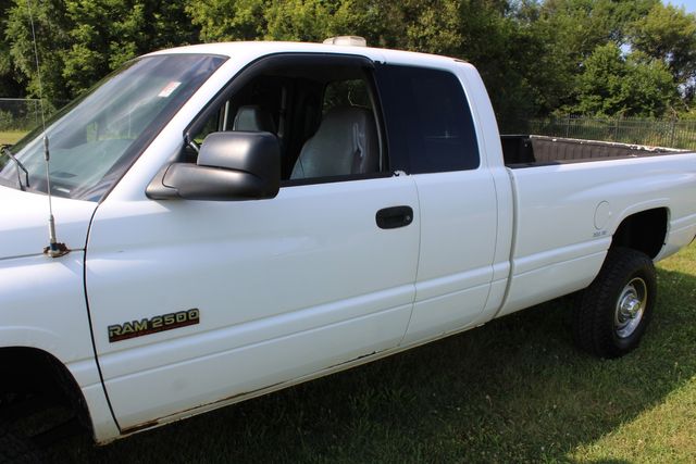 2001 Dodge Ram 2500 4x4 Diesel manual ST | Roscoe, IL | Autoland Outlets 2001 Dodge Ram 2500 4x4 Diesel manual ST | Roscoe, IL | Autoland Outlets