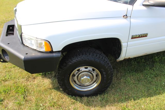 2001 Dodge Ram 2500 4x4 Diesel manual ST | Roscoe, IL | Autoland Outlets 2001 Dodge Ram 2500 4x4 Diesel manual ST | Roscoe, IL | Autoland Outlets