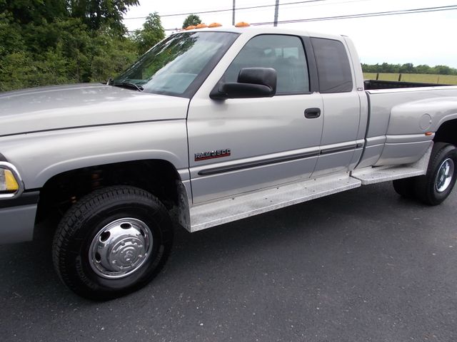 2001 Dodge Ram 3500 SLT