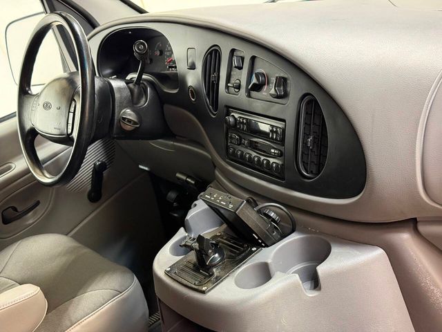 2001 Ford E-Series E 350 SD XLT 3dr Extended Passenger Van | Houston, TX | Houston Auto Credit