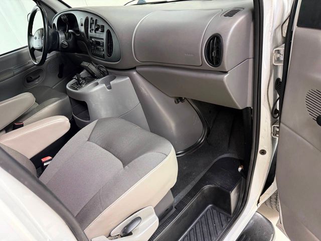 2001 Ford E-Series E 350 SD XLT 3dr Extended Passenger Van | Houston, TX | Houston Auto Credit 2001 Ford E-Series E 350 SD XLT 3dr Extended Passenger Van | Houston, TX | Houston Auto Credit