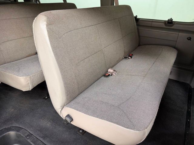 2001 Ford E-Series E 350 SD XLT 3dr Extended Passenger Van | Houston, TX | Houston Auto Credit