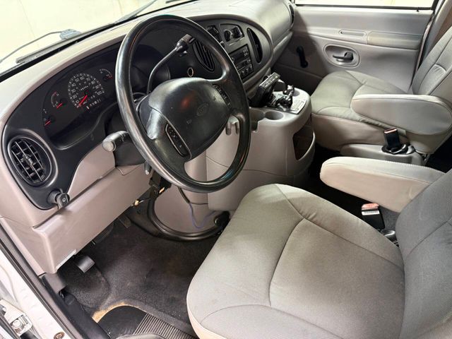 2001 Ford E-Series E 350 SD XLT 3dr Extended Passenger Van | Houston, TX | Houston Auto Credit 2001 Ford E-Series E 350 SD XLT 3dr Extended Passenger Van | Houston, TX | Houston Auto Credit