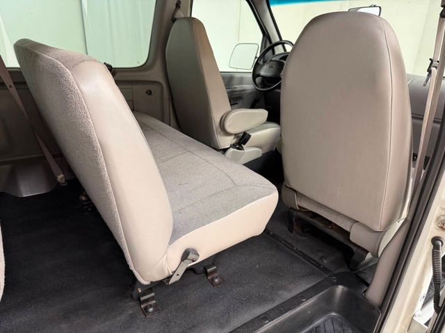 2001 Ford E-Series E 350 SD XLT 3dr Extended Passenger Van | Houston, TX | Houston Auto Credit 2001 Ford E-Series E 350 SD XLT 3dr Extended Passenger Van | Houston, TX | Houston Auto Credit