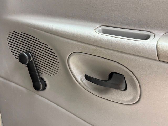 2001 Ford E-Series E 350 SD XLT 3dr Extended Passenger Van | Houston, TX | Houston Auto Credit 2001 Ford E-Series E 350 SD XLT 3dr Extended Passenger Van | Houston, TX | Houston Auto Credit