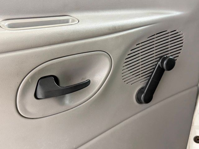 2001 Ford E-Series E 350 SD XLT 3dr Extended Passenger Van | Houston, TX | Houston Auto Credit 2001 Ford E-Series E 350 SD XLT 3dr Extended Passenger Van | Houston, TX | Houston Auto Credit