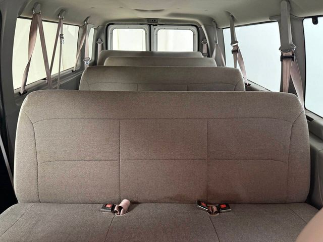 2001 Ford E-Series E 350 SD XLT 3dr Extended Passenger Van | Houston, TX | Houston Auto Credit