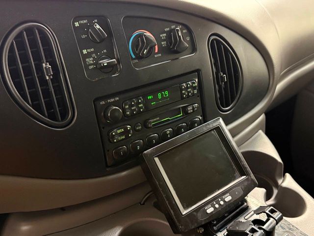 2001 Ford E-Series E 350 SD XLT 3dr Extended Passenger Van | Houston, TX | Houston Auto Credit 2001 Ford E-Series E 350 SD XLT 3dr Extended Passenger Van | Houston, TX | Houston Auto Credit