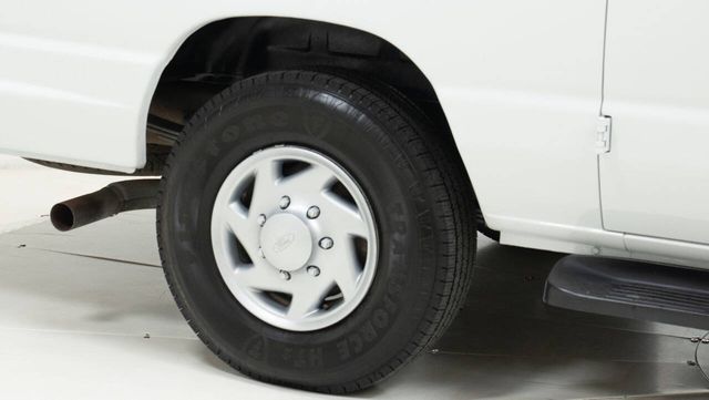 2001 Ford E-Series E 350 SD XLT 3dr Extended Passenger Van | Houston, TX | Houston Auto Credit