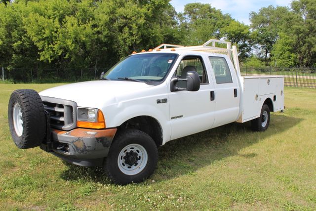 2001 Ford F-350 Diesel 4x4 Manual Utility  | Roscoe, IL | Autoland Outlets