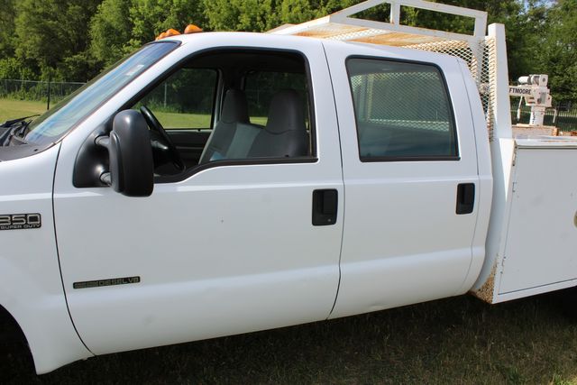 2001 Ford F-350 Diesel 4x4 Manual Utility | Roscoe, IL | Autoland Outlets 2001 Ford F-350 Diesel 4x4 Manual Utility | Roscoe, IL | Autoland Outlets