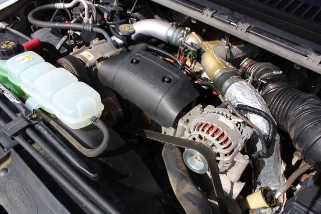 2001 Ford F-350 Diesel 4x4 Manual Utility | Roscoe, IL | Autoland Outlets 2001 Ford F-350 Diesel 4x4 Manual Utility | Roscoe, IL | Autoland Outlets