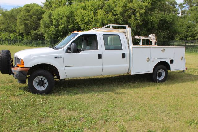 2001 Ford F-350 Diesel 4x4 Manual Utility | Roscoe, IL | Autoland Outlets 2001 Ford F-350 Diesel 4x4 Manual Utility | Roscoe, IL | Autoland Outlets