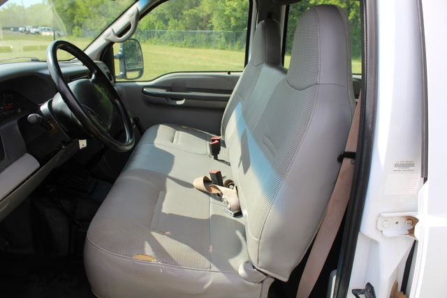 2001 Ford F-350 Diesel 4x4 Manual Utility | Roscoe, IL | Autoland Outlets 2001 Ford F-350 Diesel 4x4 Manual Utility | Roscoe, IL | Autoland Outlets