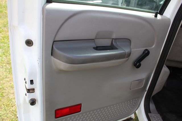 2001 Ford F-350 Diesel 4x4 Manual Utility  | Roscoe, IL | Autoland Outlets