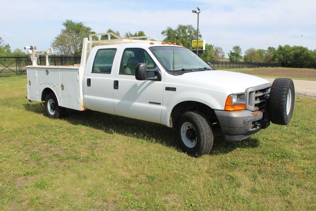 2001 Ford F-350 Diesel 4x4 Manual Utility  | Roscoe, IL | Autoland Outlets