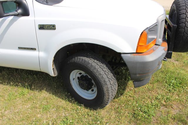 2001 Ford F-350 Diesel 4x4 Manual Utility  | Roscoe, IL | Autoland Outlets