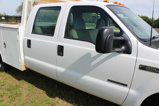 2001 Ford F-350 Diesel 4x4 Manual Utility | Roscoe, IL | Autoland Outlets 2001 Ford F-350 Diesel 4x4 Manual Utility | Roscoe, IL | Autoland Outlets