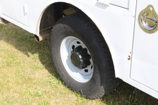 2001 Ford F-350 Diesel 4x4 Manual Utility  | Roscoe, IL | Autoland Outlets
