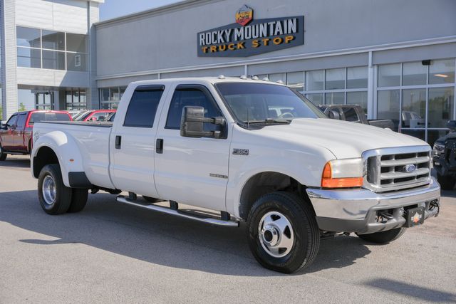 2001 Ford F-350 Super Duty Lariat CREW CAB LONG BED DRW 4X4 / LOW MILES | Austin, TX | Rocky Mountain Truck Stop Austin 2001 Ford F-350 Super Duty Lariat CREW CAB LONG BED DRW 4X4 / LOW MILES | Austin, TX | Rocky Mountain Truck Stop Austin