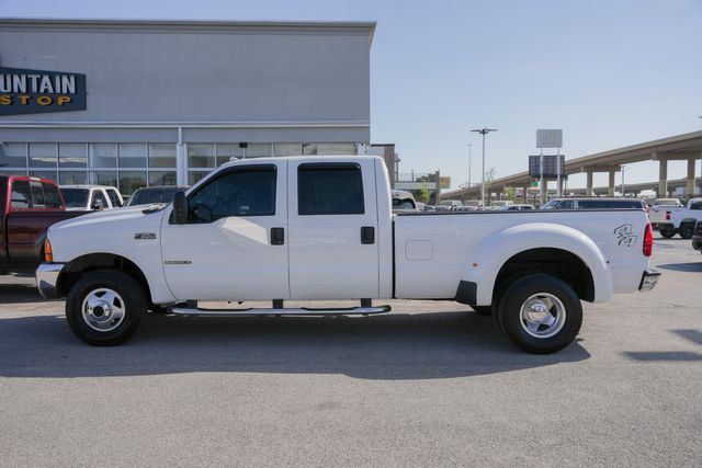 2001 Ford F-350 Super Duty Lariat CREW CAB LONG BED DRW 4X4 / LOW MILES | Austin, TX | Rocky Mountain Truck Stop Austin