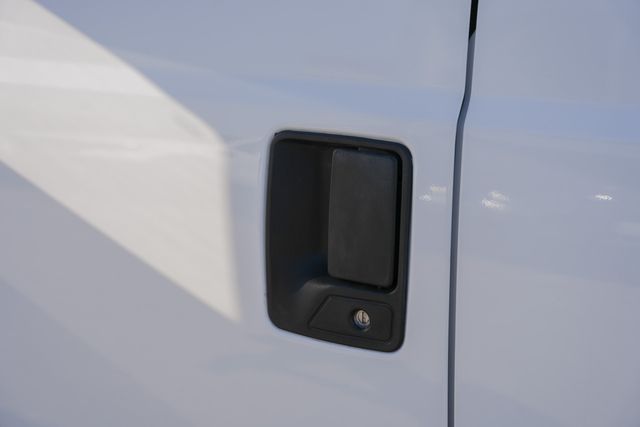 2001 Ford F-350 Super Duty Lariat CREW CAB LONG BED DRW 4X4 / LOW MILES | Austin, TX | Rocky Mountain Truck Stop Austin 2001 Ford F-350 Super Duty Lariat CREW CAB LONG BED DRW 4X4 / LOW MILES | Austin, TX | Rocky Mountain Truck Stop Austin