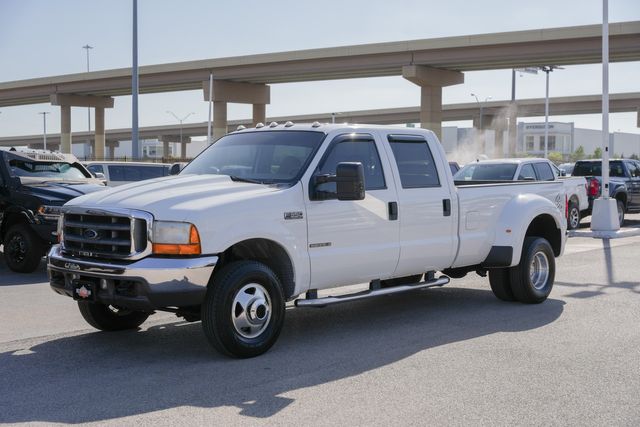 2001 Ford F-350 Super Duty Lariat CREW CAB LONG BED DRW 4X4 / LOW MILES | Austin, TX | Rocky Mountain Truck Stop Austin