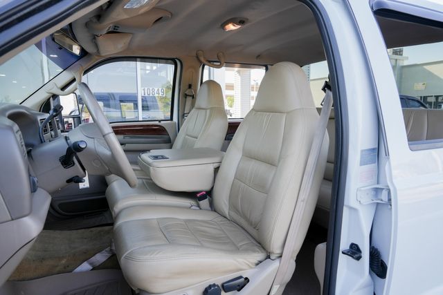 2001 Ford F-350 Super Duty Lariat CREW CAB LONG BED DRW 4X4 / LOW MILES | Austin, TX | Rocky Mountain Truck Stop Austin 2001 Ford F-350 Super Duty Lariat CREW CAB LONG BED DRW 4X4 / LOW MILES | Austin, TX | Rocky Mountain Truck Stop Austin